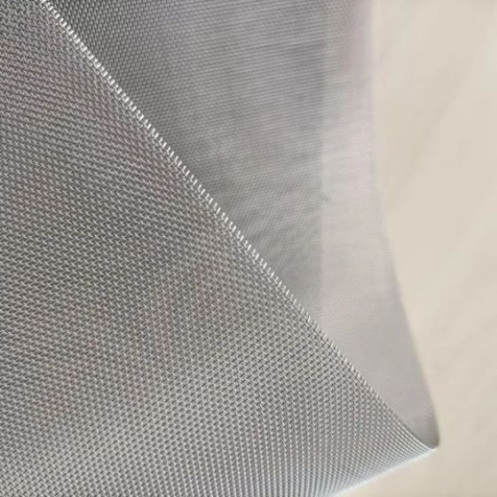 How to Prevent the Deformation of Stainless Steel Mesh at High Temperature?